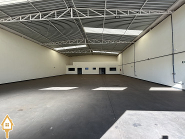 aluga-se-galpao-espanha-ii-jardim-uberaba-135999